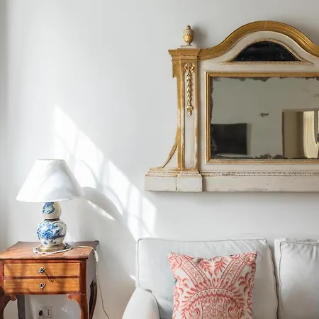 Iflat Colorfull Near Navona Апартаменты