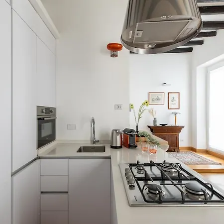Iflat Colorfull Near Navona Апартаменты *