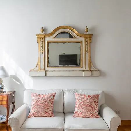 Iflat Colorfull Near Navona Апартаменты *