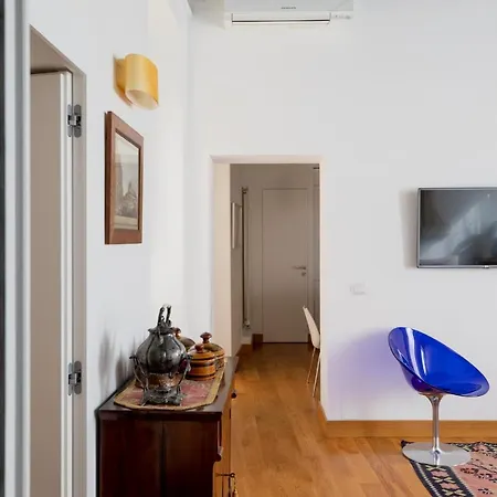 Апартаменты Iflat Colorfull Near Navona